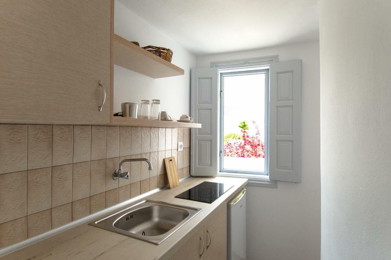 Evgenia Rooms And Apartments Folegandros Town Экстерьер фото